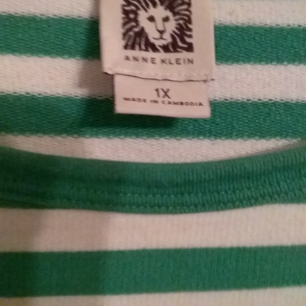 Blouse - Picture 2 of 3